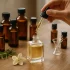De kunst van het creëren van je eigen parfum